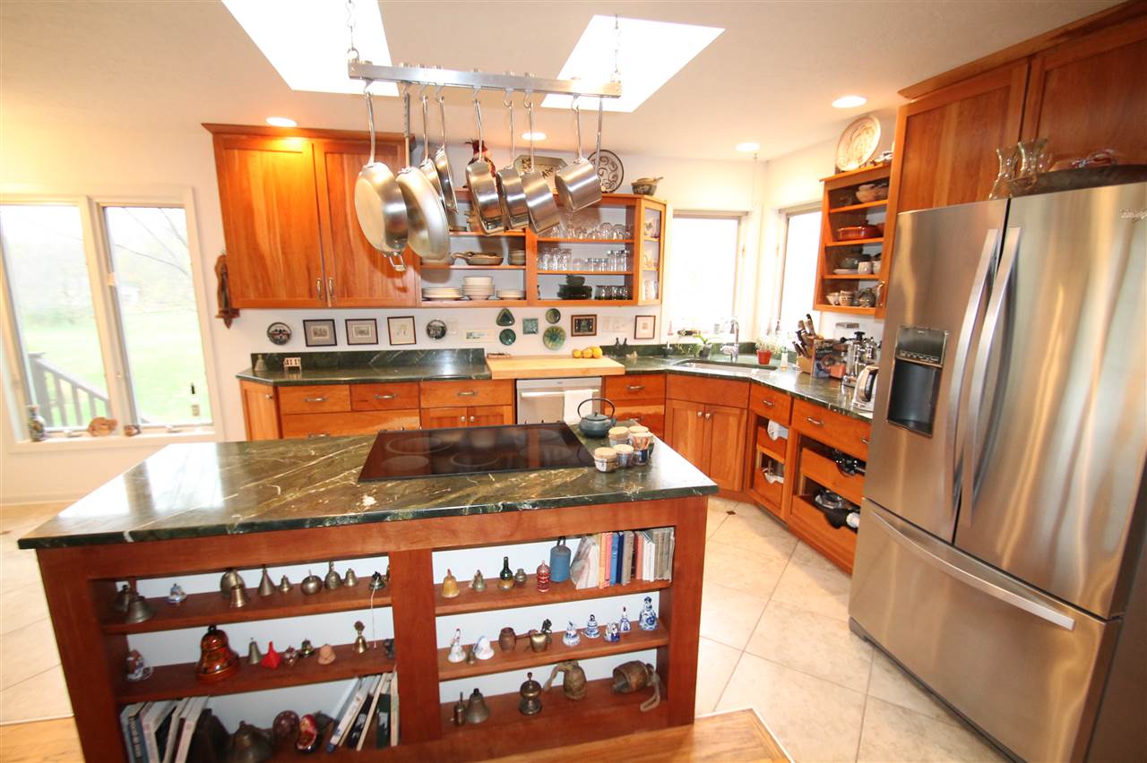 8152 Buck Ridge Road Cedar Falls, IA 50613 - Photo 7 of 20 Gallery Image 7
