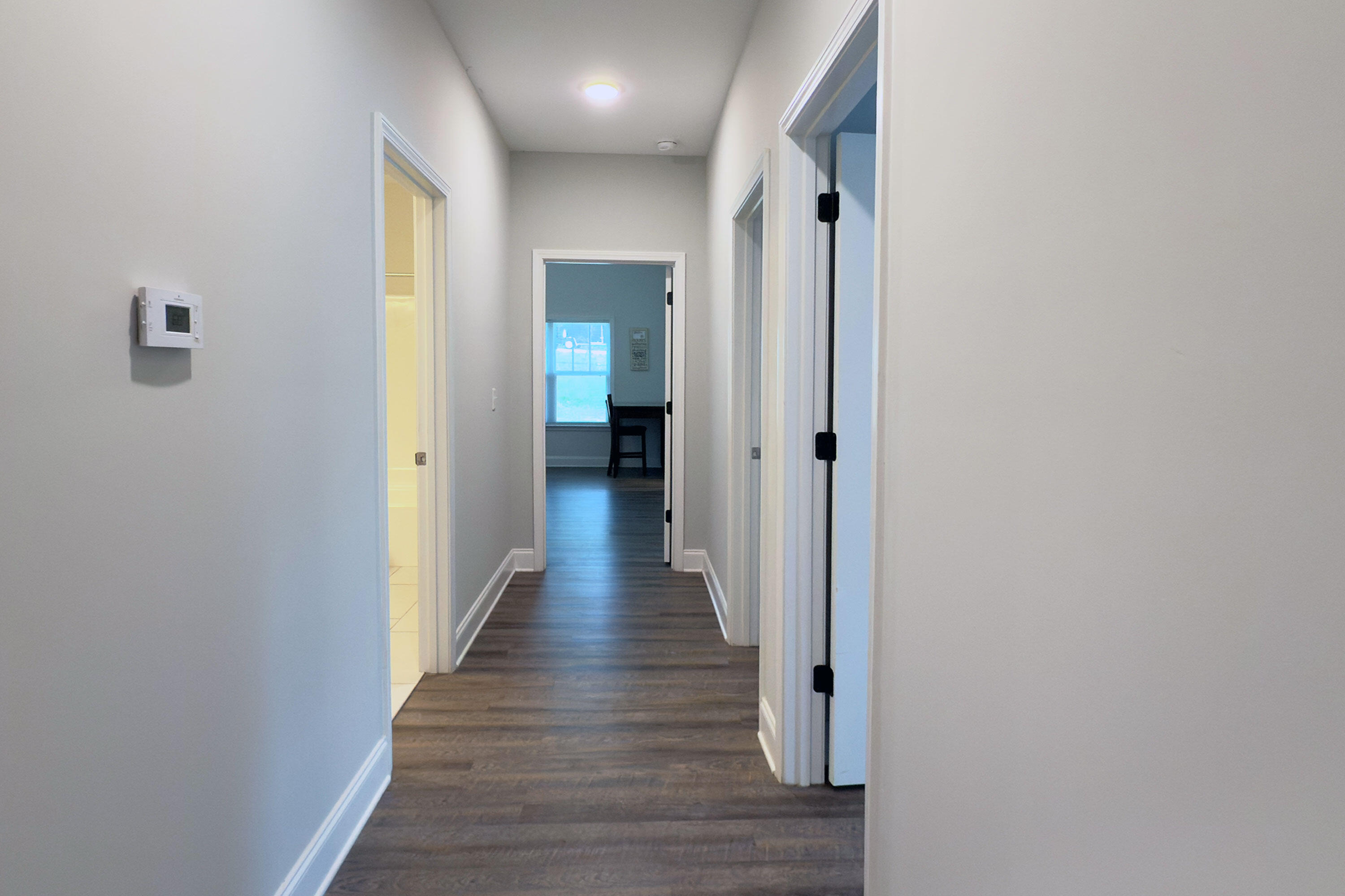 2125 Mae Dell Road Chattanooga, TN 37421 - Photo 20 of 40 Hallway-to-MainBd