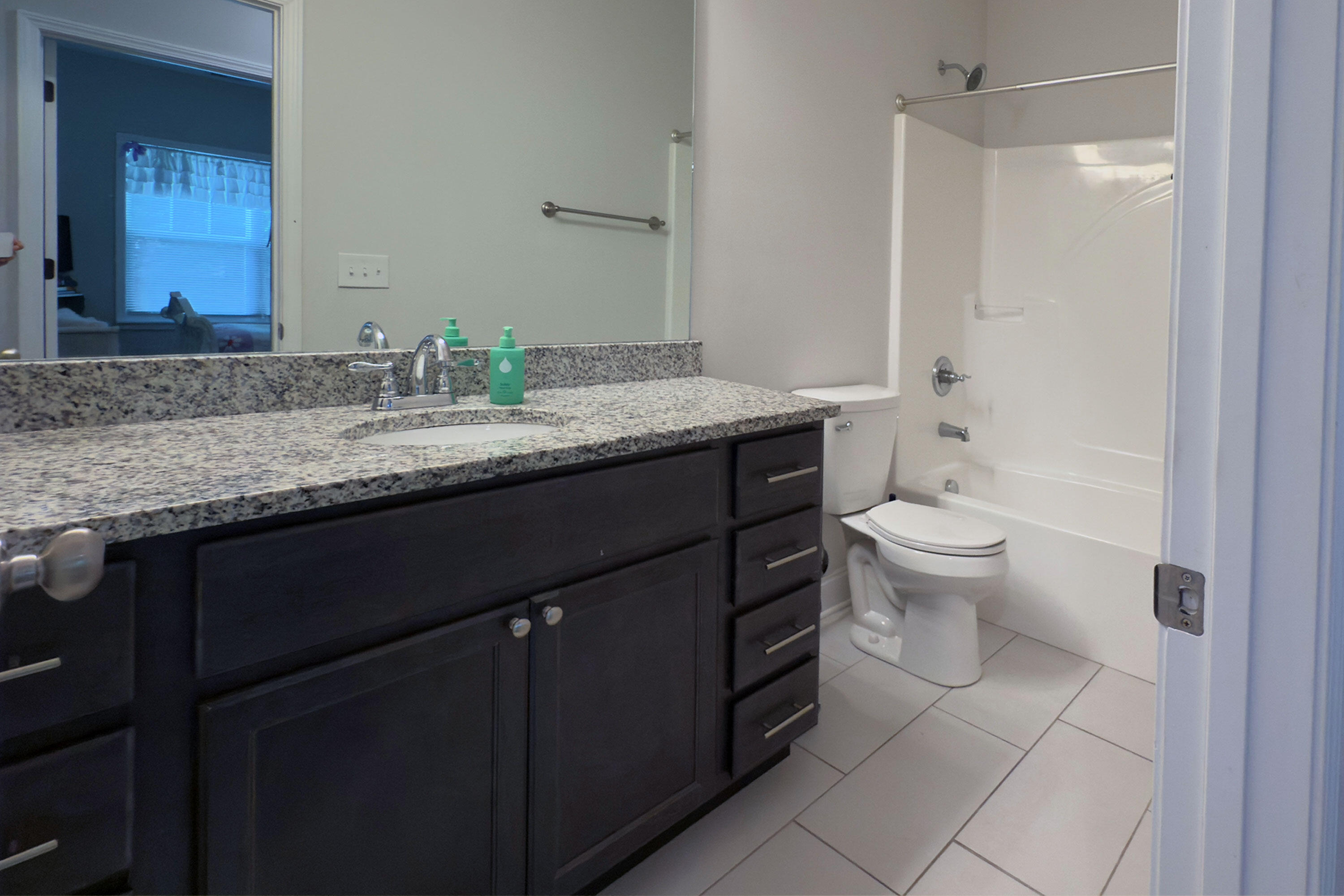 2125 Mae Dell Road Chattanooga, TN 37421 - Photo 24 of 40 Bathroom