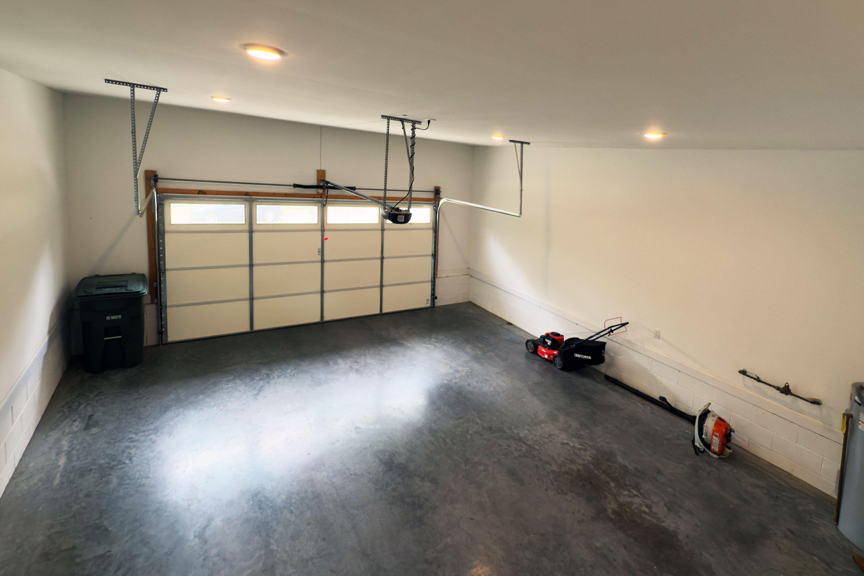 2125 Mae Dell Road Chattanooga, TN 37421 - Photo 33 of 40 Garage3