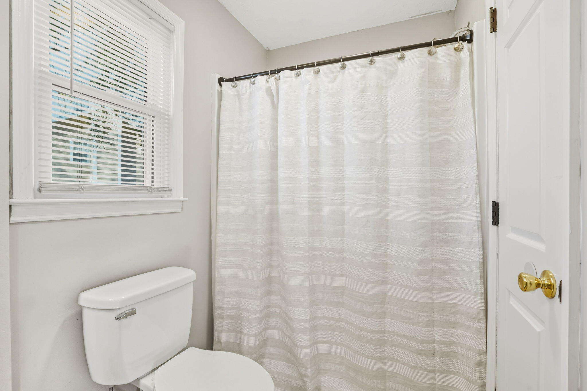 214 Turtle Cove Road Summerville, SC 29485 - Photo 20 of 31 Bathroom