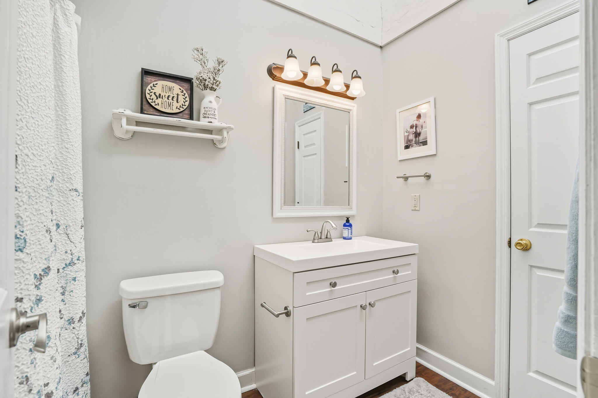 214 Turtle Cove Road Summerville, SC 29485 - Photo 24 of 31 Bathroom
