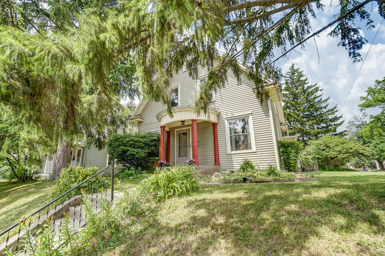 1027 Garfield Avenue Springfield, OH 45504 - Photo 2 of 43 Gallery Image 2