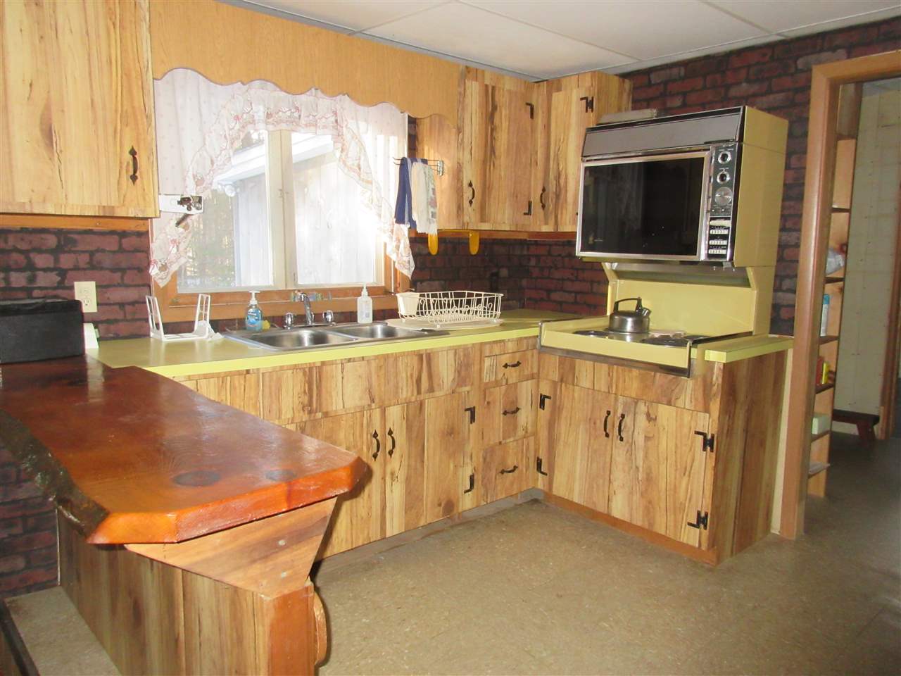 313 Middle Road Tuftonboro, NH 03816 - Photo 2 of 10