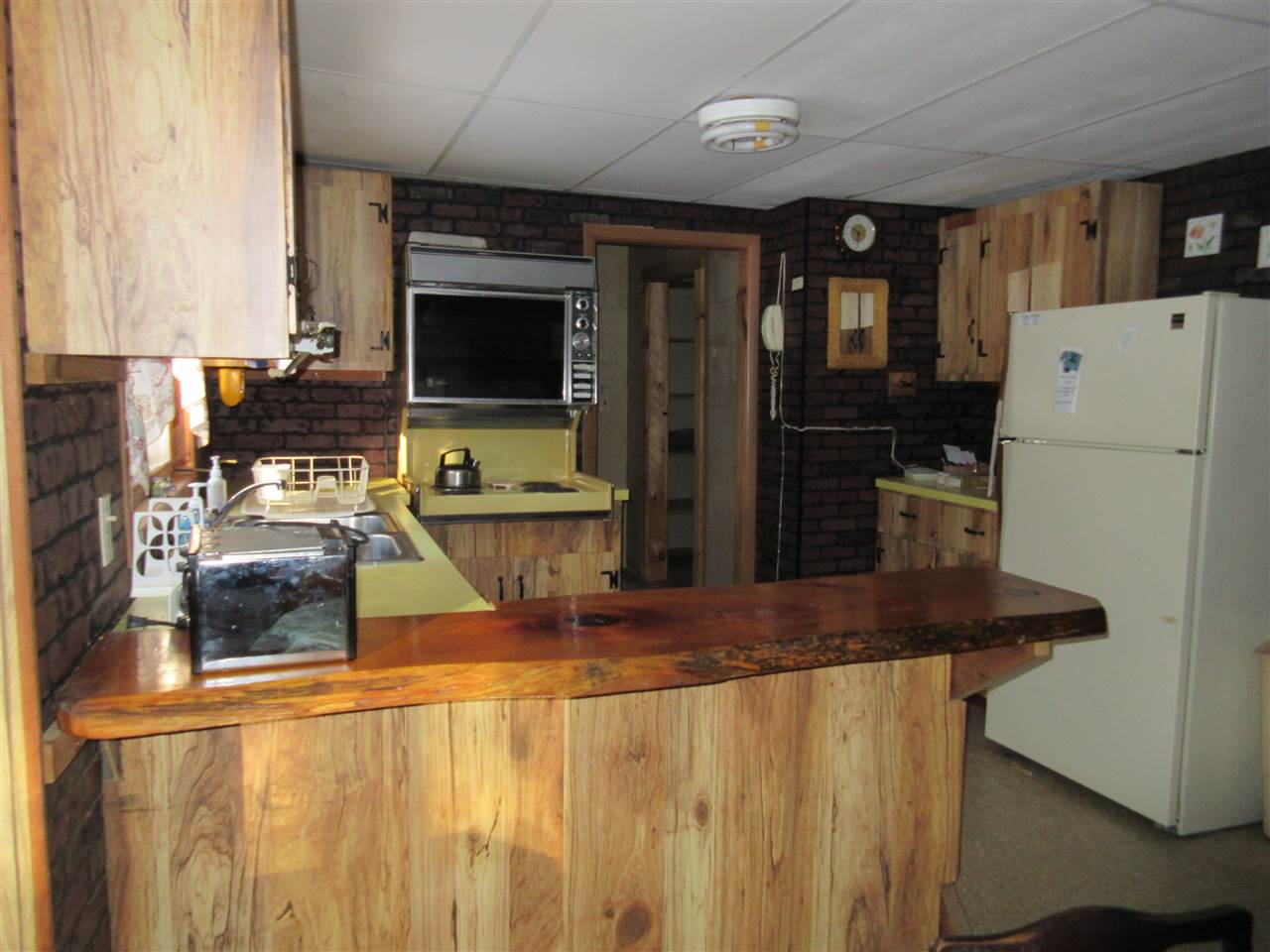 313 Middle Road Tuftonboro, NH 03816 - Photo 3 of 10