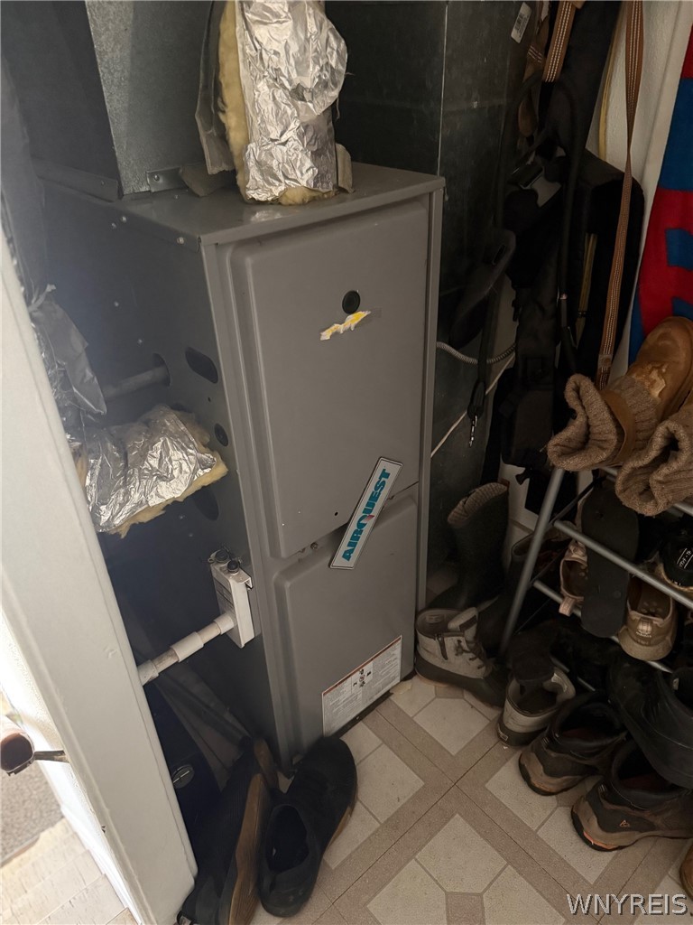 201 Ramsdell Avenue Buffalo, NY 14216 - Photo 20 of 28 Upper unit FA furnace