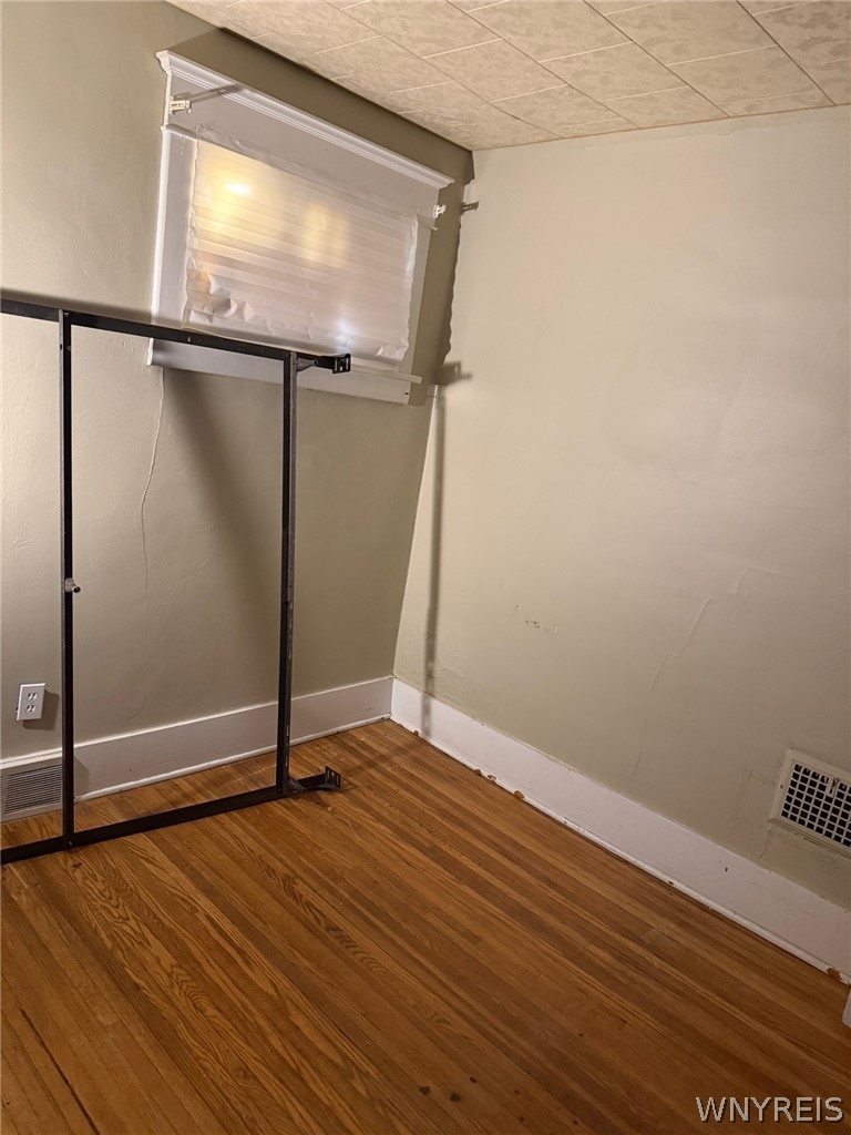 201 Ramsdell Avenue Buffalo, NY 14216 - Photo 10 of 28 Bedroom 2 lower.
