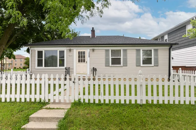 $260,000 | 1580 West Howard Avenue, Milwaukee, WI 53221