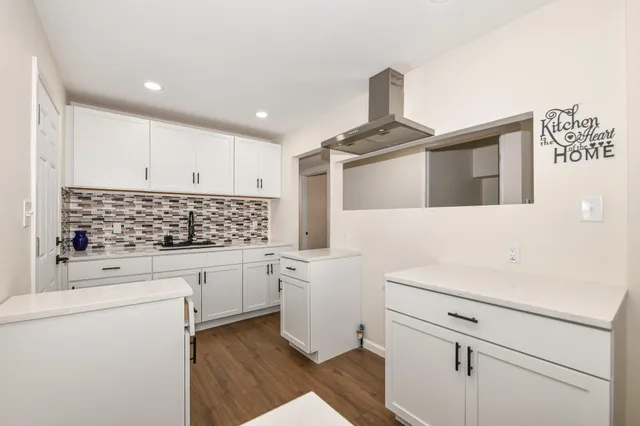 $260,000 | 1580 West Howard Avenue, Milwaukee, WI 53221