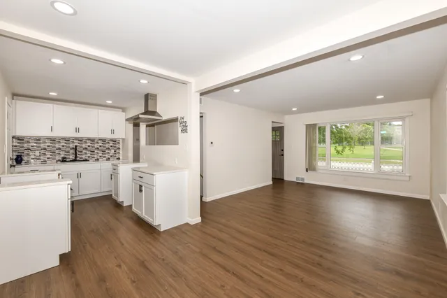 $260,000 | 1580 West Howard Avenue, Milwaukee, WI 53221