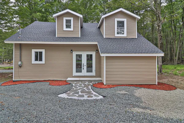 $299,900 | 1080 West Side Drive, Newfoundland, PA 18445