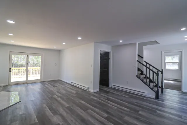 $319,999 | 1080 West Side Drive, Newfoundland, PA 18445