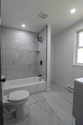 $319,999 | 1080 West Side Drive, Newfoundland, PA 18445