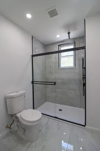 $319,999 | 1080 West Side Drive, Newfoundland, PA 18445