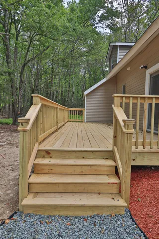 $319,999 | 1080 West Side Drive, Newfoundland, PA 18445