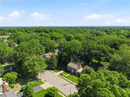 $430,000 | 6815 Lamar Avenue, Overland Park, KS 66204