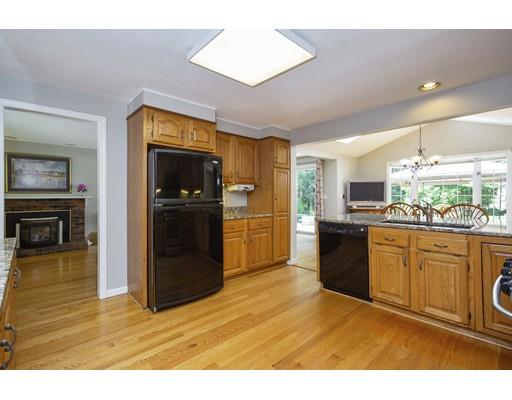 172 Franklin Road Longmeadow, MA 01106 - Photo 4 of 28