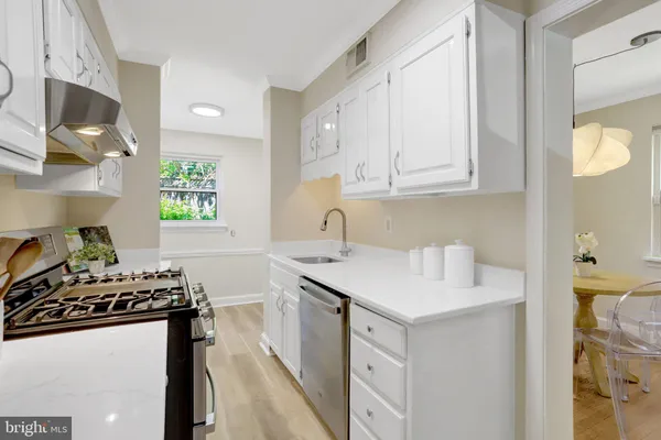 $950,000 | 29 North Bedford Street, Arlington, VA 22201