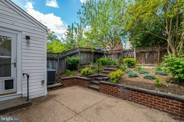 $950,000 | 29 North Bedford Street, Arlington, VA 22201