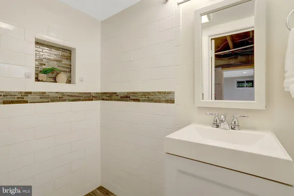$950,000 | 29 North Bedford Street, Arlington, VA 22201