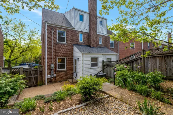 $950,000 | 29 North Bedford Street, Arlington, VA 22201