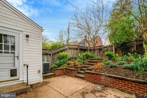 $950,000 | 29 North Bedford Street, Arlington, VA 22201