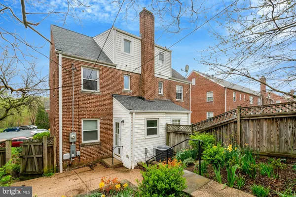 $950,000 | 29 North Bedford Street, Arlington, VA 22201