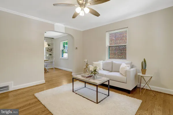 $950,000 | 29 North Bedford Street, Arlington, VA 22201