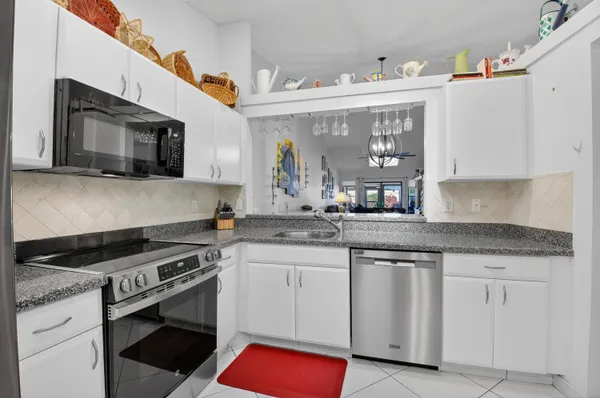 $289,000 | 5893 Sunswept Lane, Unit B, Boynton Beach, FL 33437