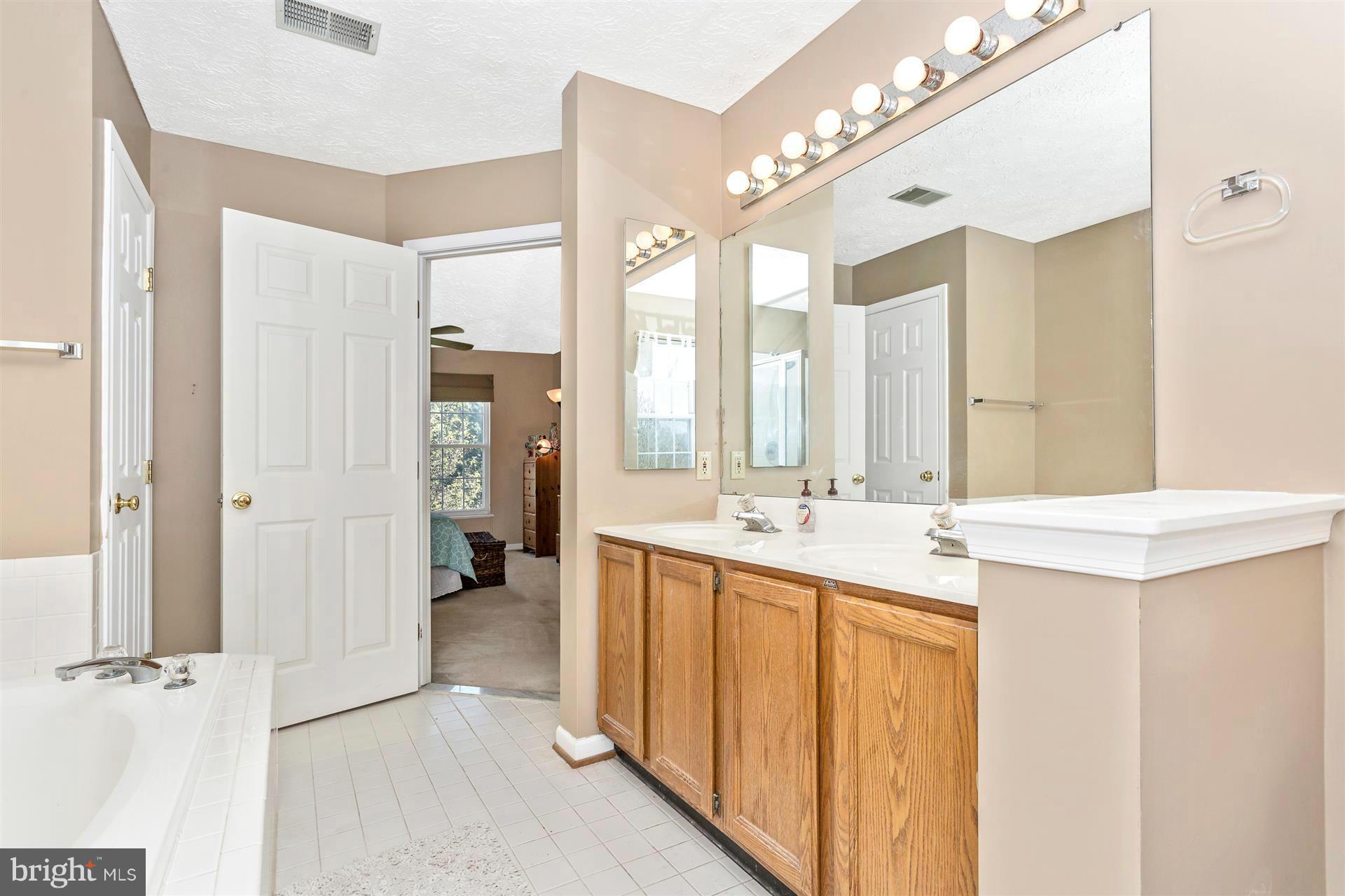 6124 Samuel Road New Market, MD 21774 - Photo 21 of 30 Bath (Master)