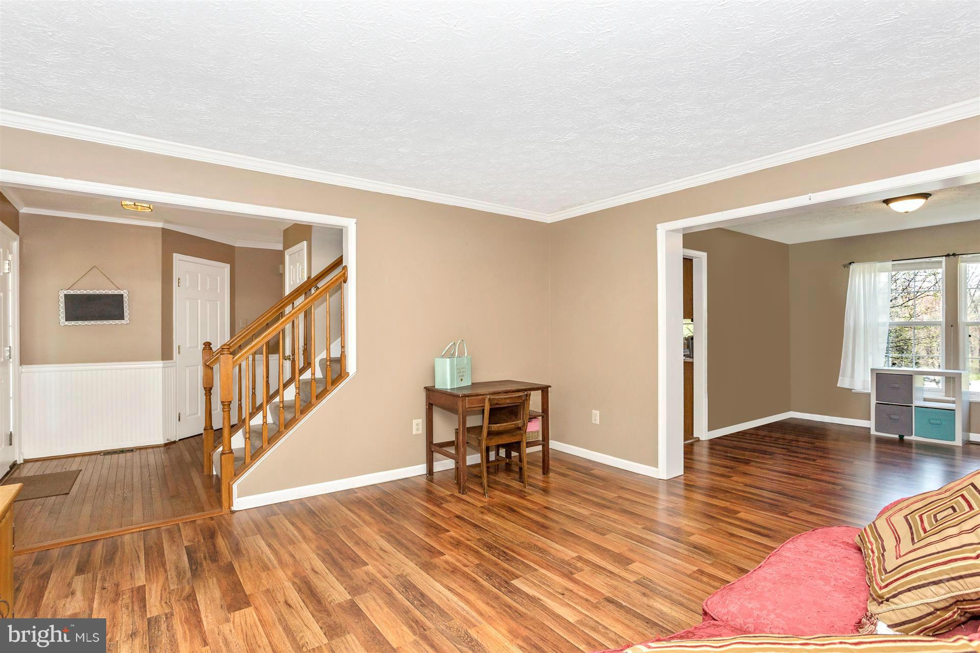 6124 Samuel Road New Market, MD 21774 - Photo 4 of 30 Living Room