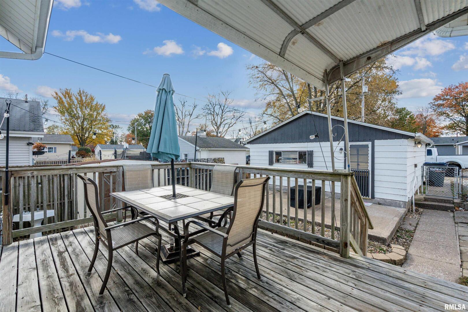 822 28th Street Bettendorf, IA 52722 - Photo 22 of 26