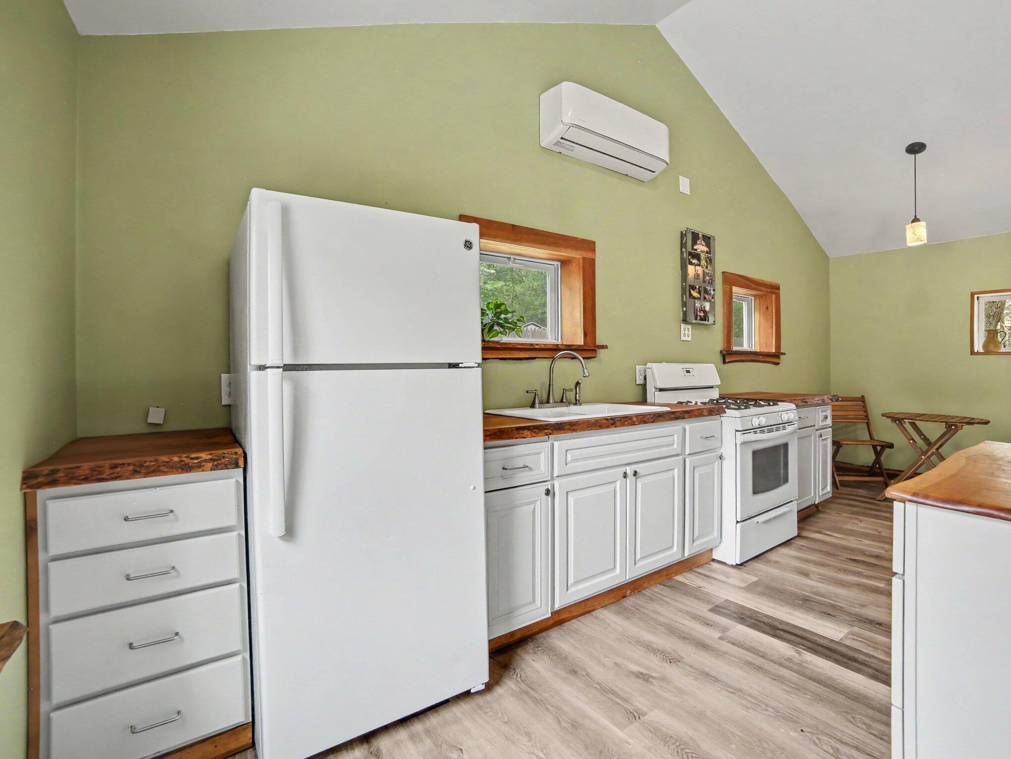 1514 South Walhalla Road Branch, MI 49402 - Photo 8 of 21 Kitchen