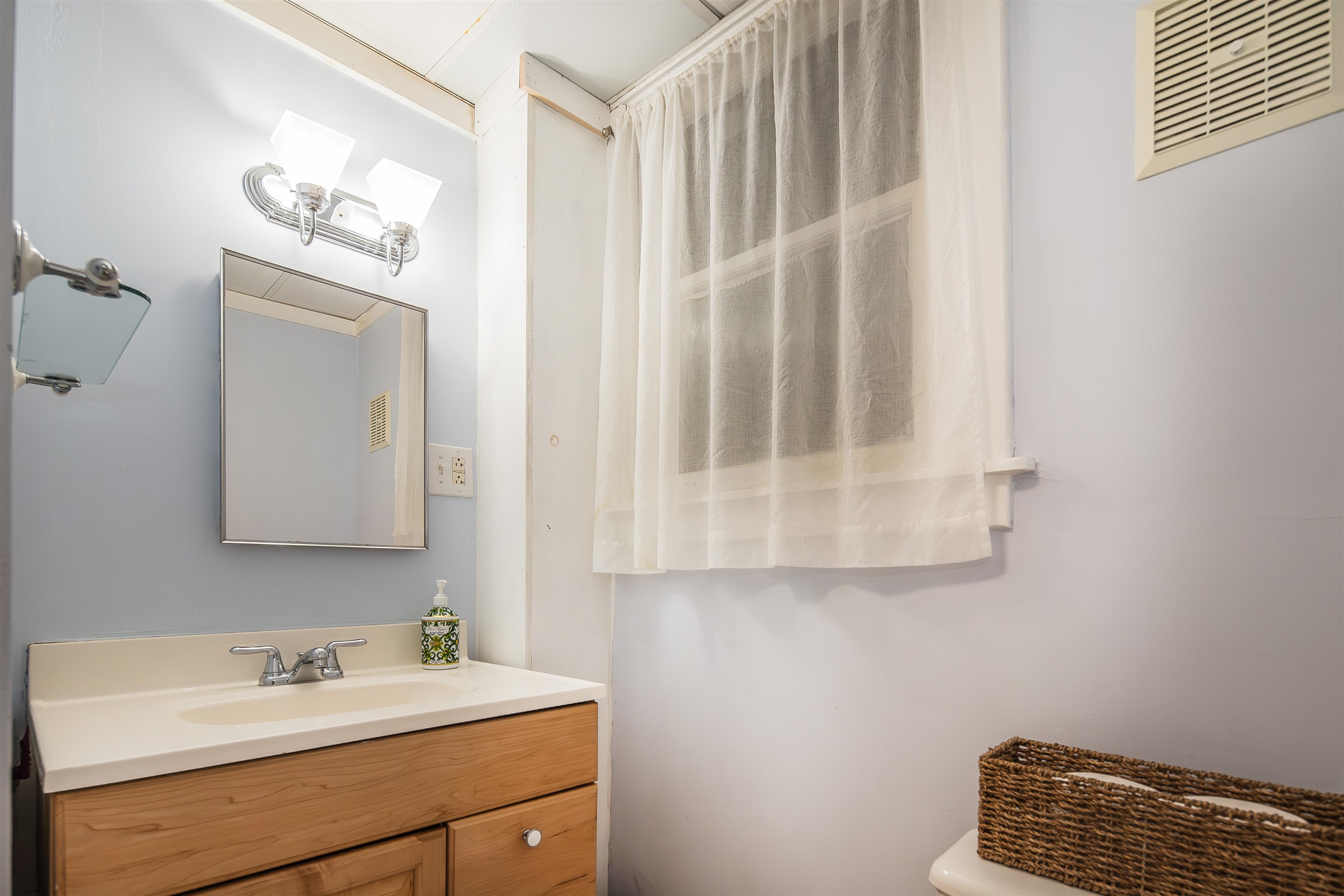 189 College Street North Poultney, VT 05764 - Photo 29 of 40