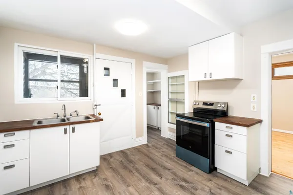 $229,900 | 706 East 11th Street, Duluth, MN 55805
