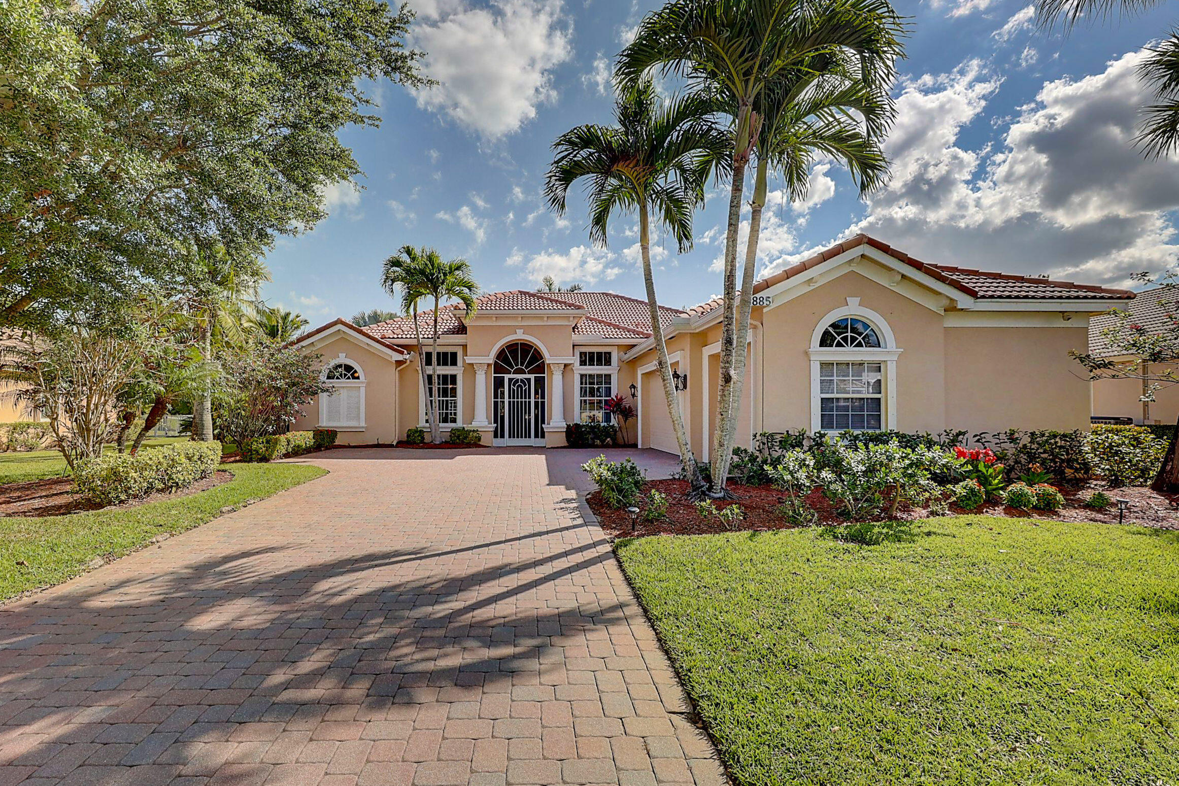 885 Southwest Blue Stem Way Stuart, FL 34997 - Photo 2 of 63 01