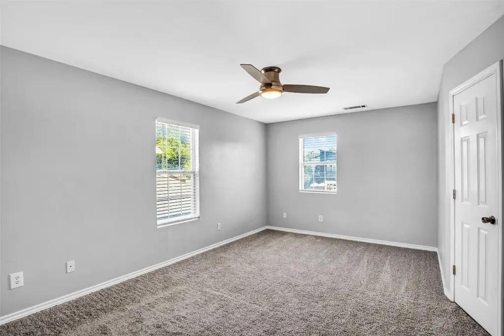 1915 Shaw Street Dallas, TX 75212 - Photo 16 of 34 a view of an empty room with a window