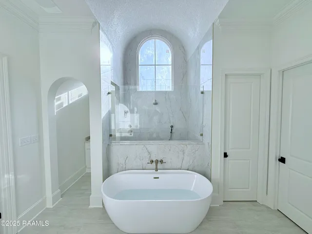 $999,700 | 214 Sabal Grv Lane, Youngsville, LA 70592