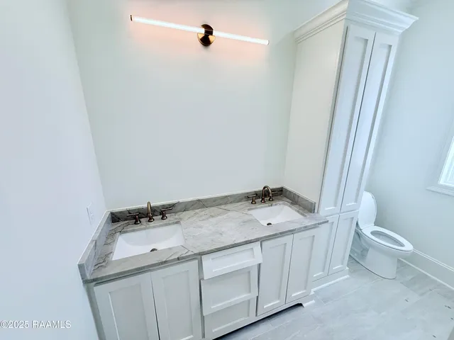 $999,700 | 214 Sabal Grv Lane, Youngsville, LA 70592