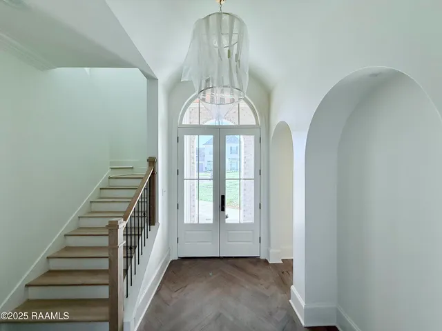 $999,700 | 214 Sabal Grv Lane, Youngsville, LA 70592