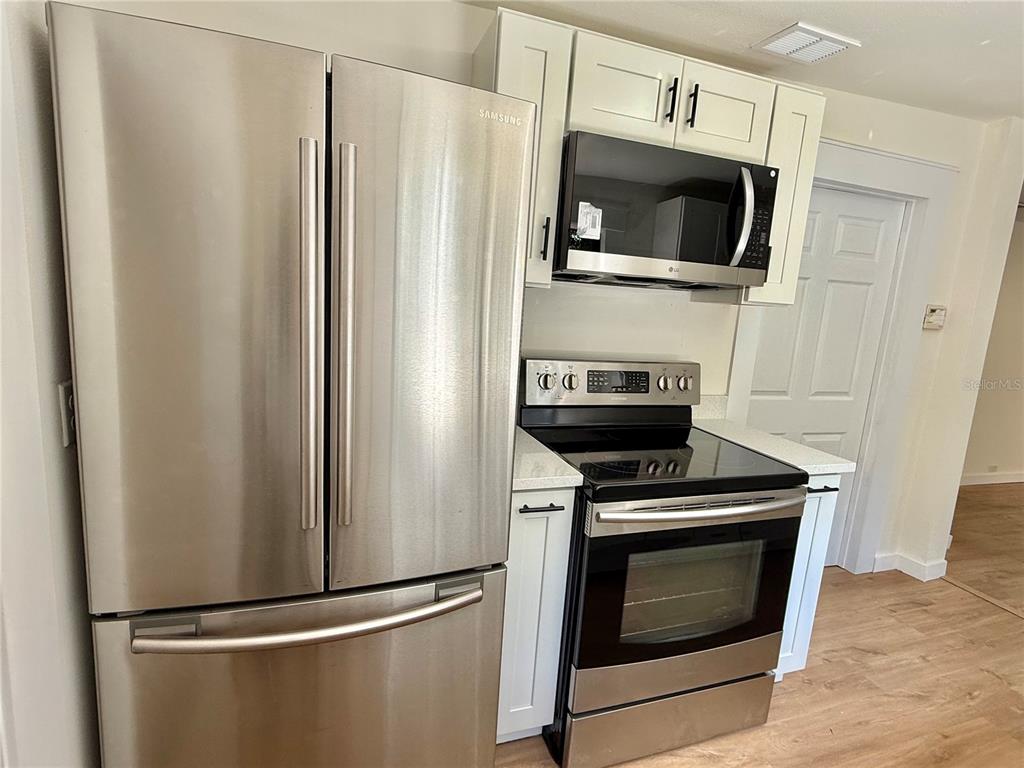 1018 Southwest 2nd Street Ocala, FL 34471 - Photo 3 of 30