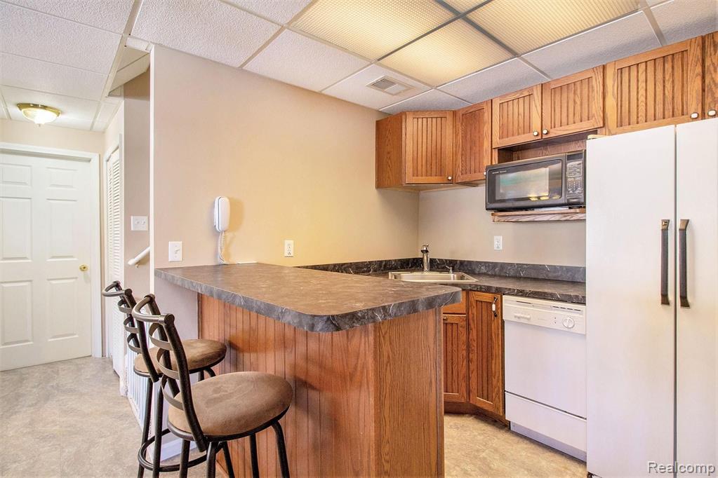 2661 Ravineside South Howell, MI 48843 - Photo 23 of 38