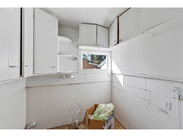 $169,900 | 64368 Welch Road, Coos Bay, OR 97420