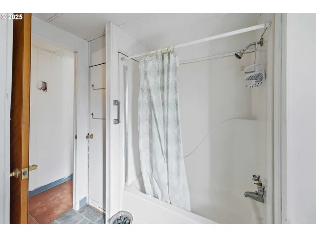 $169,900 | 64368 Welch Road, Coos Bay, OR 97420