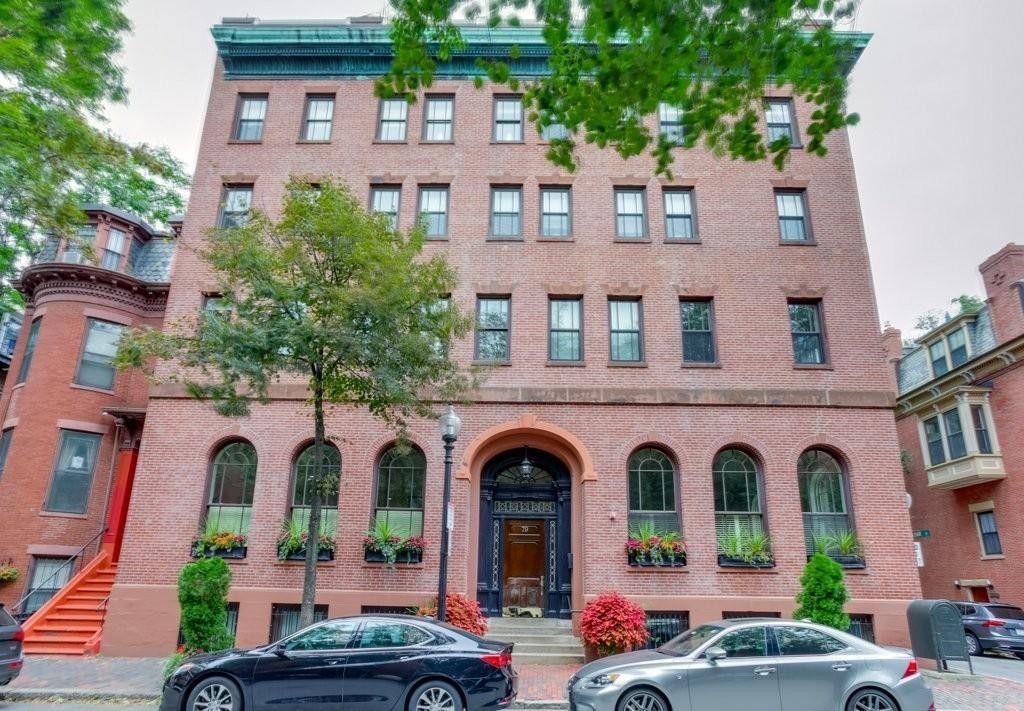 79 Chandler Street, Unit 9 Boston, MA 02116 - Photo 19 of 19 a front view of a multi story residential apartment building