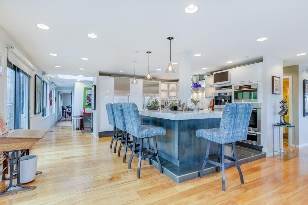 79 Chandler Street, Unit 9 Boston, MA 02116 - Photo 5 of 19 a view of a dining room with furniture