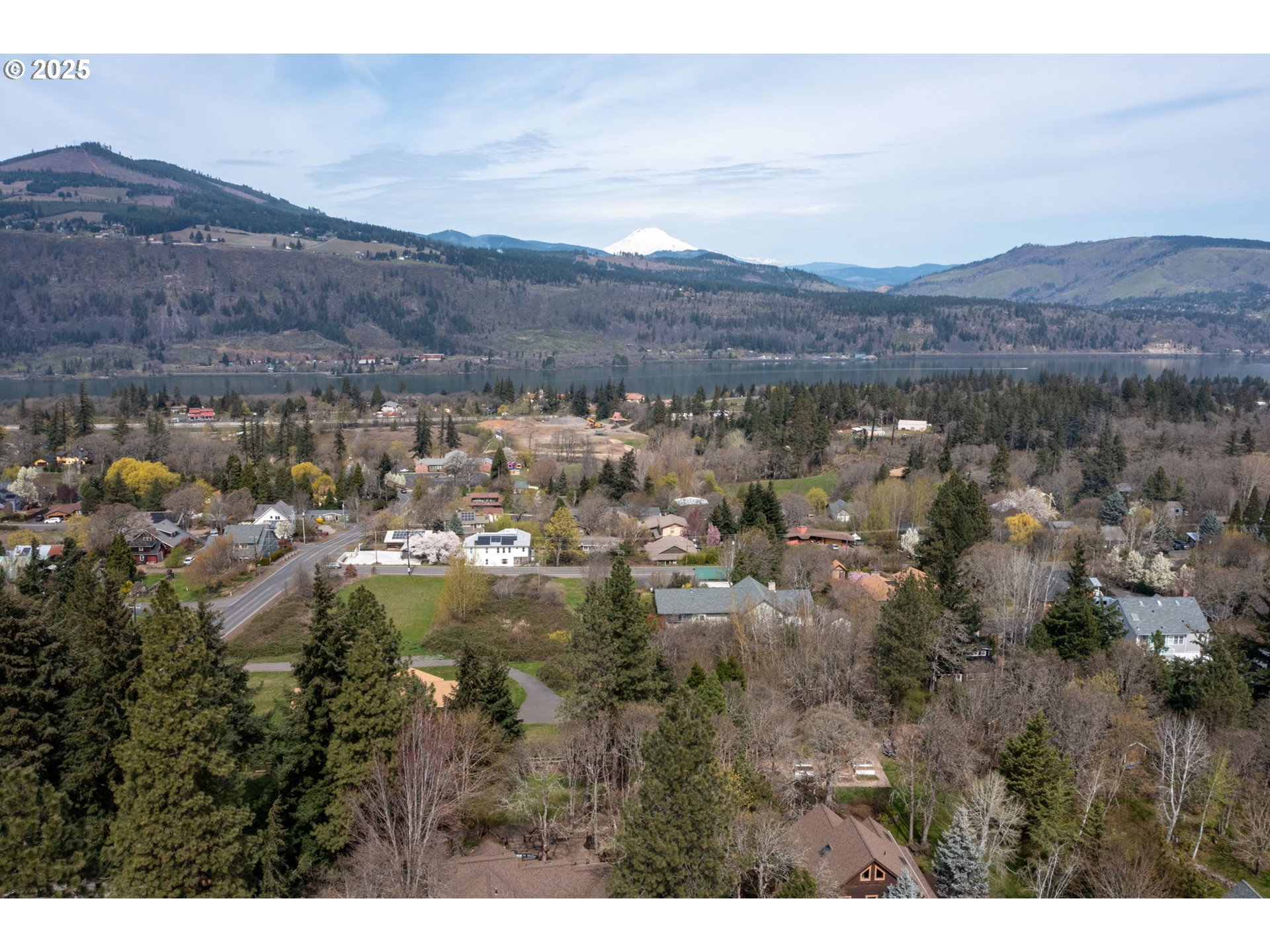 Undisclosed Address Hood River, OR 97031 - Photo 2 of 15