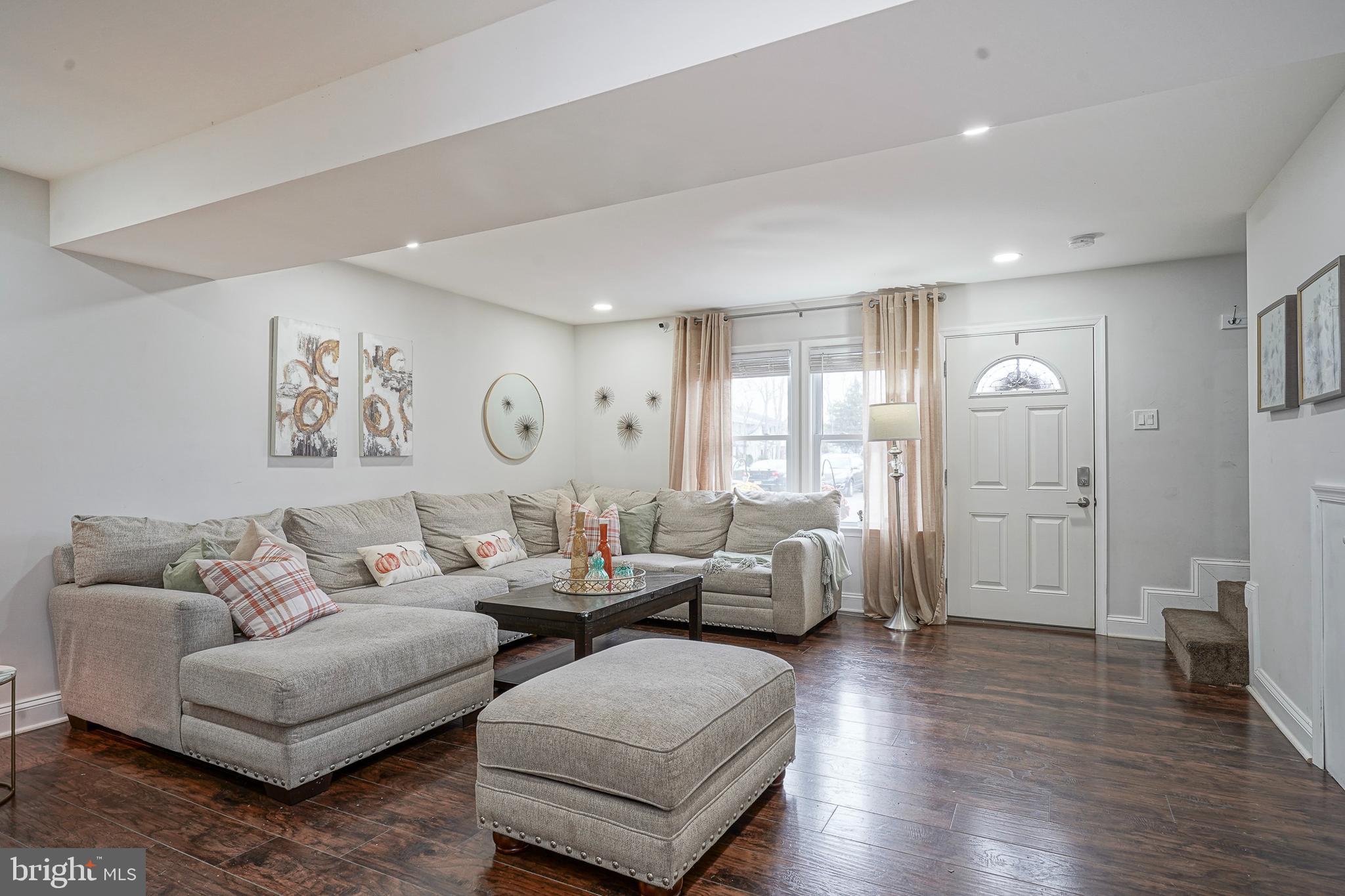 48 Memphis Court Sicklerville, NJ 08081 - Photo 2 of 28 a living room with furniture and wooden floor