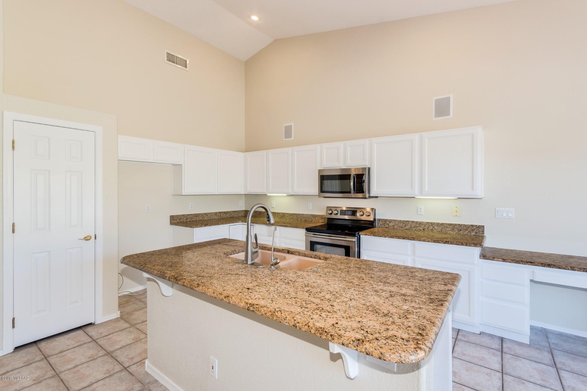 9797 Mountain Crossing Road Tucson, AZ 85748 - Photo 5 of 38 Gallery Image 5