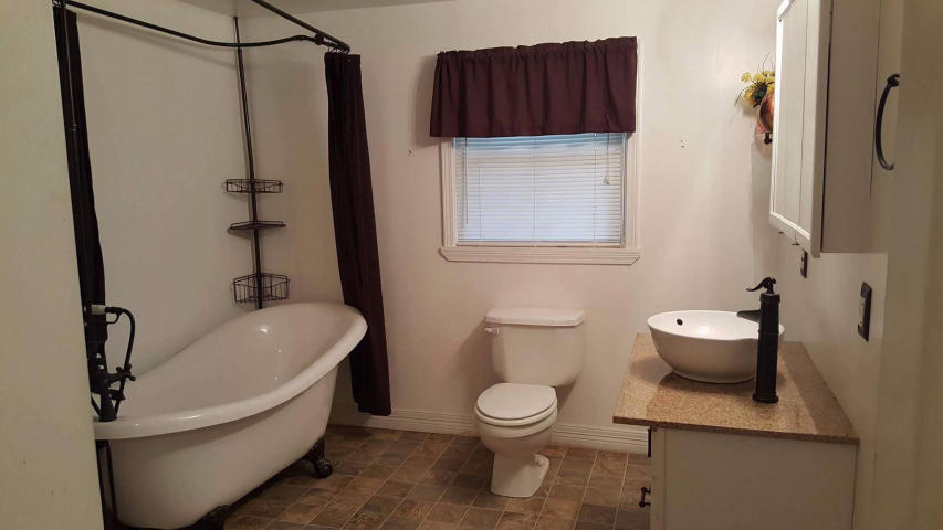 277 Bear Creek Road Winfield, TN 37892 - Photo 15 of 32 bathroom 1